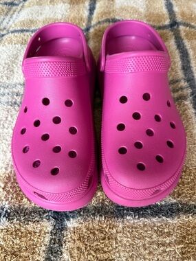 NWOB CROCS Women’s Classic Crush Clogs Pink Elevated Lightweight- - Size 10